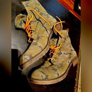 Lucky Brand Camouflage Boots